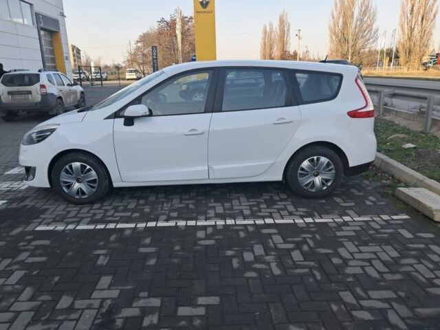 Белый Рено Гранд Сценик, объемом двигателя 1.6 л и пробегом 171 тыс. км за 8150 $, фото 2 на Automoto.ua