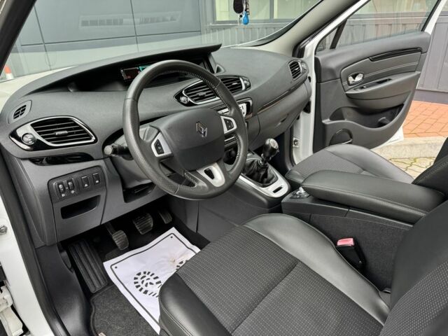 Білий Рено Гранд Сценік, об'ємом двигуна 1.6 л та пробігом 207 тис. км за 9450 $, фото 14 на Automoto.ua