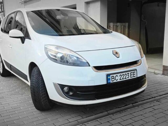 Белый Рено Гранд Сценик, объемом двигателя 1.5 л и пробегом 259 тыс. км за 7300 $, фото 6 на Automoto.ua