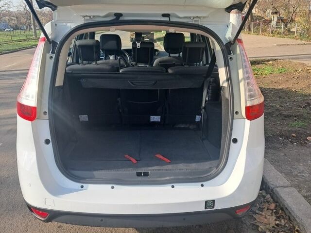 Белый Рено Гранд Сценик, объемом двигателя 1.6 л и пробегом 171 тыс. км за 8150 $, фото 14 на Automoto.ua