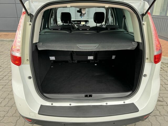 Білий Рено Гранд Сценік, об'ємом двигуна 1.6 л та пробігом 207 тис. км за 9450 $, фото 23 на Automoto.ua