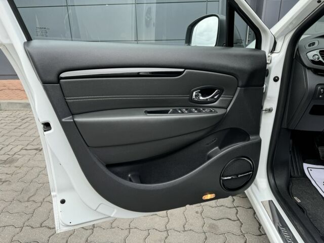 Білий Рено Гранд Сценік, об'ємом двигуна 1.6 л та пробігом 207 тис. км за 9450 $, фото 13 на Automoto.ua