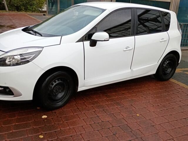 Белый Рено Гранд Сценик, объемом двигателя 1.5 л и пробегом 175 тыс. км за 8200 $, фото 4 на Automoto.ua