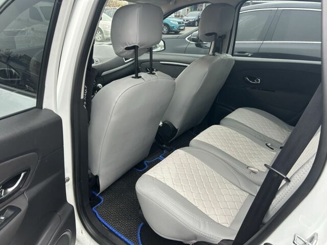 Белый Рено Гранд Сценик, объемом двигателя 1.5 л и пробегом 287 тыс. км за 8500 $, фото 5 на Automoto.ua