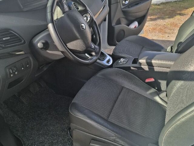 Белый Рено Гранд Сценик, объемом двигателя 1.5 л и пробегом 214 тыс. км за 8500 $, фото 14 на Automoto.ua