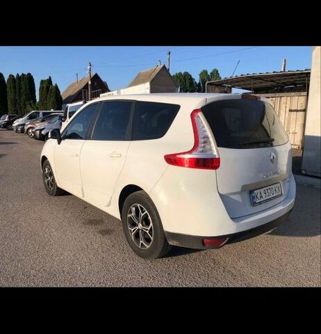 Белый Рено Гранд Сценик, объемом двигателя 1.5 л и пробегом 287 тыс. км за 8500 $, фото 3 на Automoto.ua