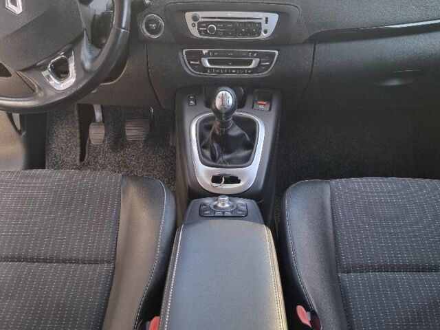 Белый Рено Гранд Сценик, объемом двигателя 1.5 л и пробегом 214 тыс. км за 8500 $, фото 6 на Automoto.ua