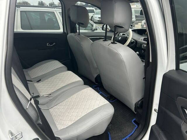 Белый Рено Гранд Сценик, объемом двигателя 1.5 л и пробегом 287 тыс. км за 8500 $, фото 6 на Automoto.ua