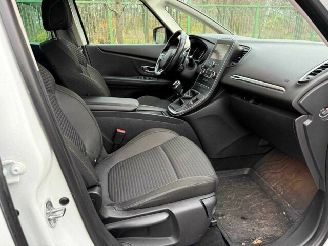 Білий Рено Гранд Сценік, об'ємом двигуна 1.8 л та пробігом 163 тис. км за 13500 $, фото 14 на Automoto.ua