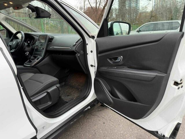 Білий Рено Гранд Сценік, об'ємом двигуна 1.8 л та пробігом 163 тис. км за 13500 $, фото 13 на Automoto.ua