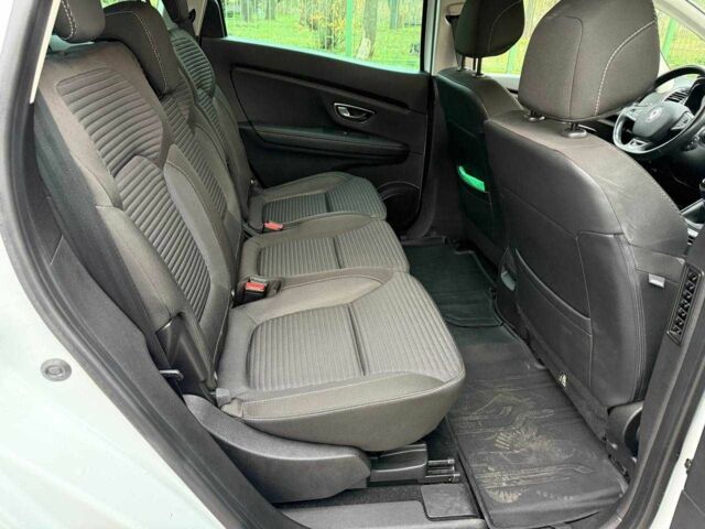 Білий Рено Гранд Сценік, об'ємом двигуна 1.8 л та пробігом 163 тис. км за 13500 $, фото 12 на Automoto.ua