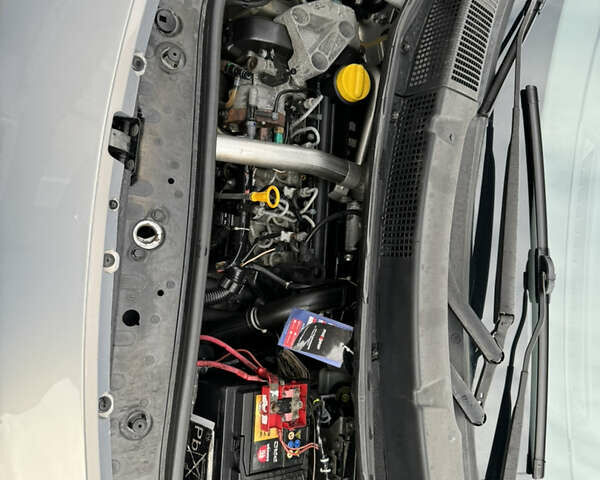 Бежевый Рено Гранд Сценик, объемом двигателя 1.46 л и пробегом 240 тыс. км за 5100 $, фото 27 на Automoto.ua