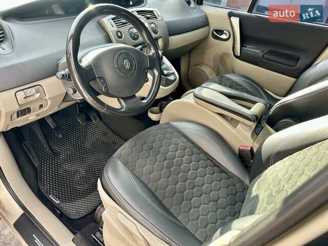 Бежевий Рено Гранд Сценік, об'ємом двигуна 1.46 л та пробігом 290 тис. км за 5100 $, фото 10 на Automoto.ua