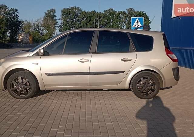 Бежевый Рено Гранд Сценик, объемом двигателя 2 л и пробегом 275 тыс. км за 5199 $, фото 2 на Automoto.ua