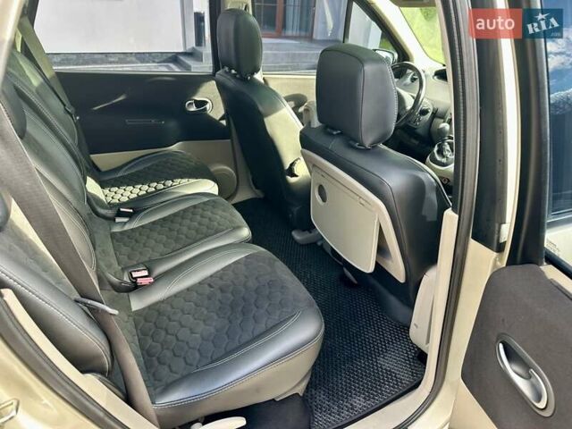 Бежевий Рено Гранд Сценік, об'ємом двигуна 1.46 л та пробігом 290 тис. км за 5100 $, фото 14 на Automoto.ua