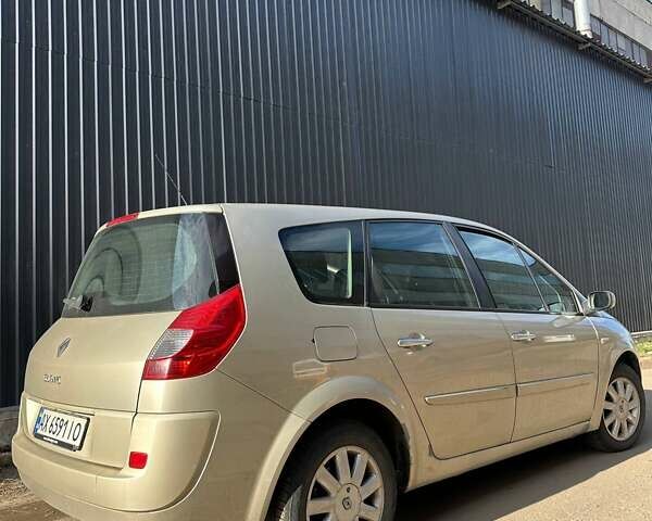 Бежевый Рено Гранд Сценик, объемом двигателя 2 л и пробегом 228 тыс. км за 5200 $, фото 5 на Automoto.ua