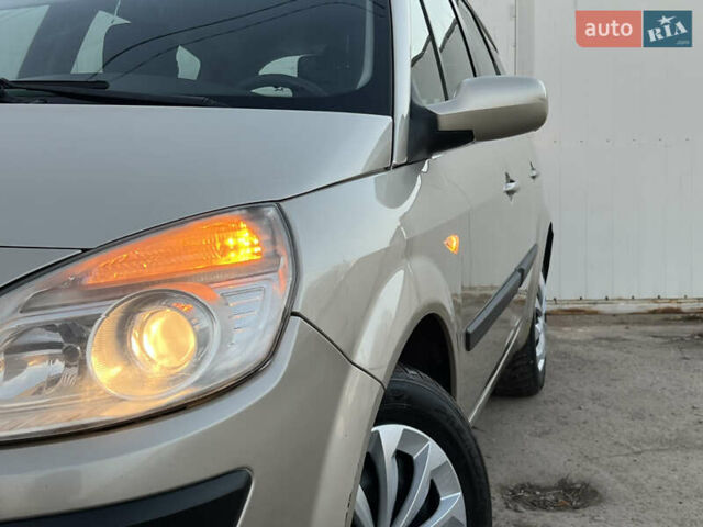 Бежевий Рено Гранд Сценік, об'ємом двигуна 1.5 л та пробігом 297 тис. км за 4200 $, фото 9 на Automoto.ua