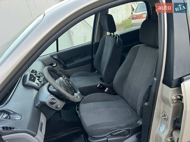 Бежевий Рено Гранд Сценік, об'ємом двигуна 1.5 л та пробігом 297 тис. км за 4200 $, фото 22 на Automoto.ua