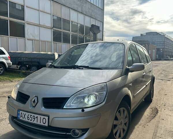 Бежевый Рено Гранд Сценик, объемом двигателя 2 л и пробегом 228 тыс. км за 5200 $, фото 1 на Automoto.ua