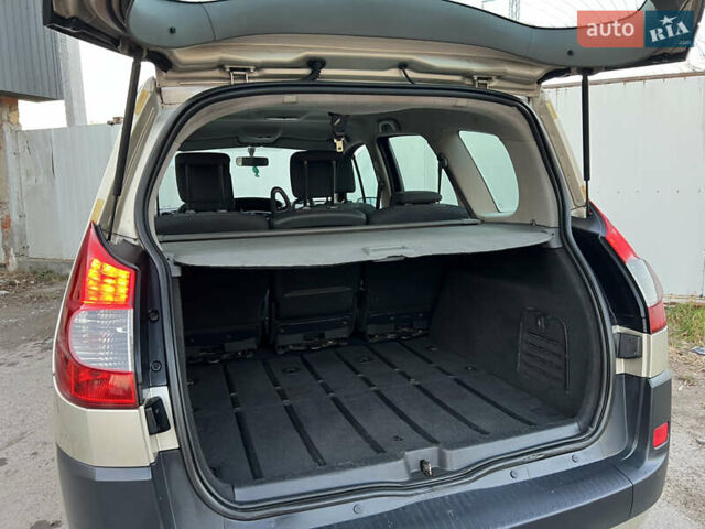 Бежевий Рено Гранд Сценік, об'ємом двигуна 1.5 л та пробігом 297 тис. км за 4200 $, фото 33 на Automoto.ua