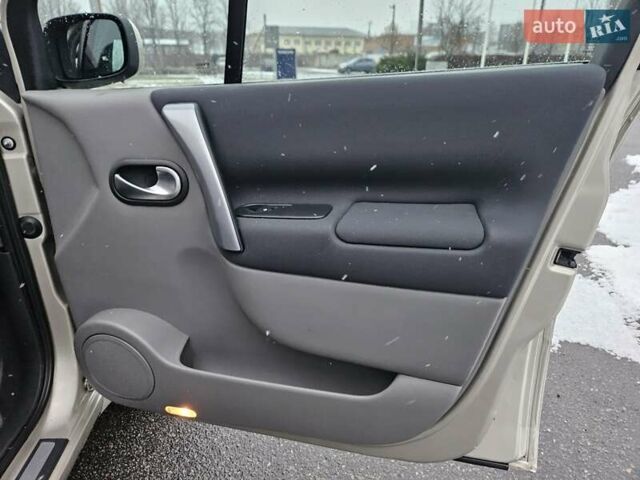 Бежевий Рено Гранд Сценік, об'ємом двигуна 1.6 л та пробігом 210 тис. км за 5800 $, фото 78 на Automoto.ua