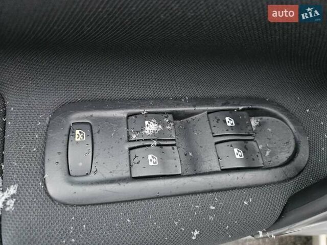 Бежевий Рено Гранд Сценік, об'ємом двигуна 1.6 л та пробігом 210 тис. км за 5800 $, фото 90 на Automoto.ua