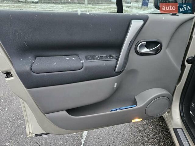 Бежевий Рено Гранд Сценік, об'ємом двигуна 1.6 л та пробігом 210 тис. км за 5800 $, фото 88 на Automoto.ua