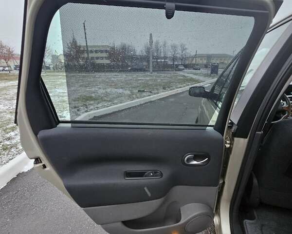 Бежевий Рено Гранд Сценік, об'ємом двигуна 1.6 л та пробігом 210 тис. км за 5800 $, фото 66 на Automoto.ua