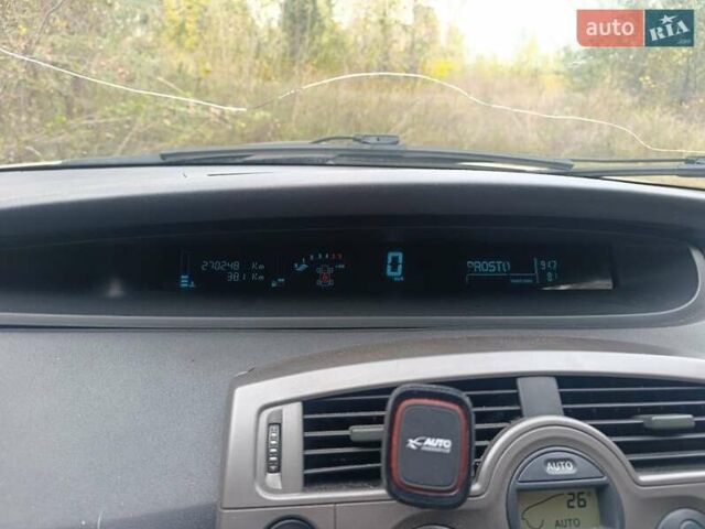 Бежевый Рено Гранд Сценик, объемом двигателя 1.5 л и пробегом 270 тыс. км за 4300 $, фото 6 на Automoto.ua