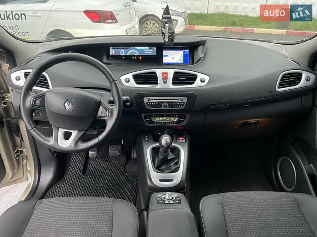 Бежевий Рено Гранд Сценік, об'ємом двигуна 1.4 л та пробігом 228 тис. км за 6200 $, фото 17 на Automoto.ua