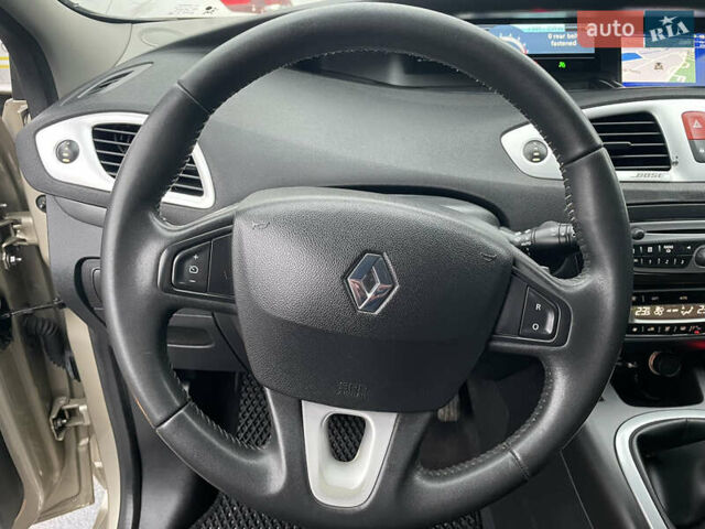 Бежевий Рено Гранд Сценік, об'ємом двигуна 1.4 л та пробігом 228 тис. км за 6200 $, фото 23 на Automoto.ua
