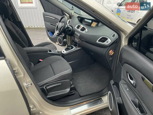 Бежевий Рено Гранд Сценік, об'ємом двигуна 1.4 л та пробігом 228 тис. км за 6200 $, фото 10 на Automoto.ua