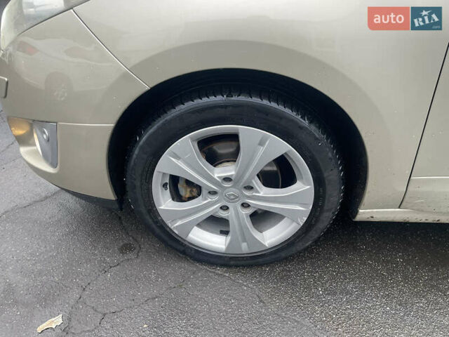 Бежевий Рено Гранд Сценік, об'ємом двигуна 1.4 л та пробігом 228 тис. км за 6200 $, фото 29 на Automoto.ua