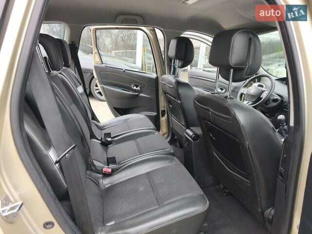 Бежевий Рено Гранд Сценік, об'ємом двигуна 1.46 л та пробігом 247 тис. км за 8200 $, фото 10 на Automoto.ua