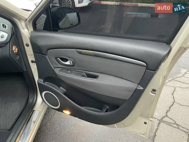 Бежевий Рено Гранд Сценік, об'ємом двигуна 1.4 л та пробігом 228 тис. км за 6200 $, фото 12 на Automoto.ua