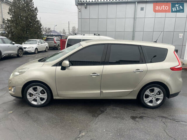 Бежевий Рено Гранд Сценік, об'ємом двигуна 1.4 л та пробігом 228 тис. км за 6200 $, фото 30 на Automoto.ua