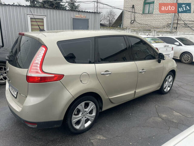 Бежевий Рено Гранд Сценік, об'ємом двигуна 1.4 л та пробігом 228 тис. км за 6200 $, фото 37 на Automoto.ua