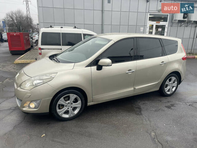Бежевий Рено Гранд Сценік, об'ємом двигуна 1.4 л та пробігом 228 тис. км за 6200 $, фото 27 на Automoto.ua
