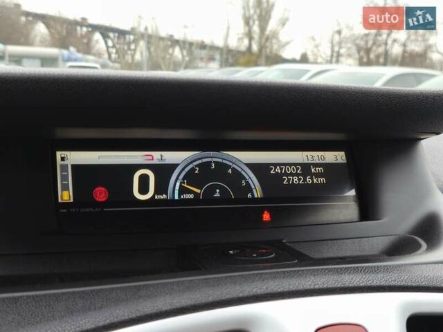 Бежевий Рено Гранд Сценік, об'ємом двигуна 1.46 л та пробігом 247 тис. км за 8200 $, фото 17 на Automoto.ua