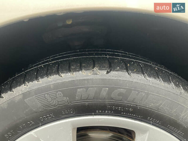 Бежевий Рено Гранд Сценік, об'ємом двигуна 1.4 л та пробігом 228 тис. км за 6200 $, фото 40 на Automoto.ua