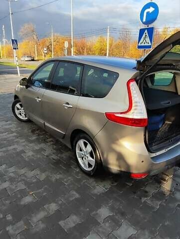 Рено Гранд Сценік 2009 у Полтаві на Automoto.ua Бежевий Рено Гранд Сценік, об'ємом двигуна 1.4 л та пробігом 157 тис. км за 6750 $, фото 9 на Automoto.ua