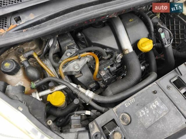 Бежевий Рено Гранд Сценік, об'ємом двигуна 1.46 л та пробігом 247 тис. км за 8200 $, фото 20 на Automoto.ua