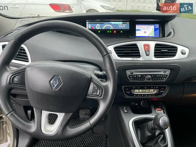 Бежевий Рено Гранд Сценік, об'ємом двигуна 1.4 л та пробігом 228 тис. км за 6200 $, фото 21 на Automoto.ua