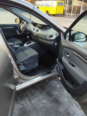 Рено Гранд Сценік 2009 у Полтаві на Automoto.ua Бежевий Рено Гранд Сценік, об'ємом двигуна 1.4 л та пробігом 157 тис. км за 6750 $, фото 8 на Automoto.ua