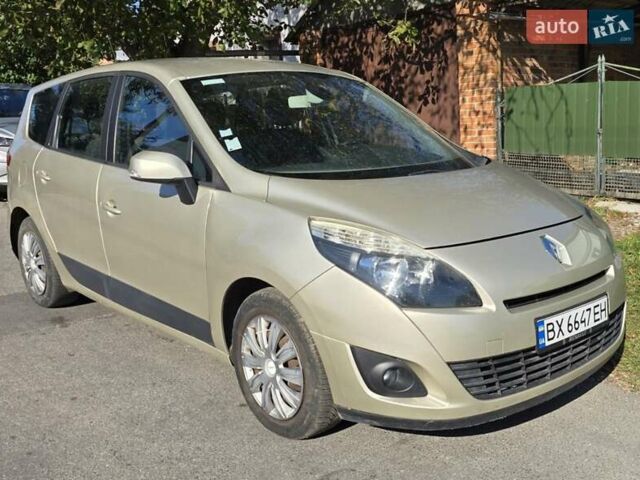 Бежевый Рено Гранд Сценик, объемом двигателя 1.5 л и пробегом 231 тыс. км за 7300 $, фото 4 на Automoto.ua