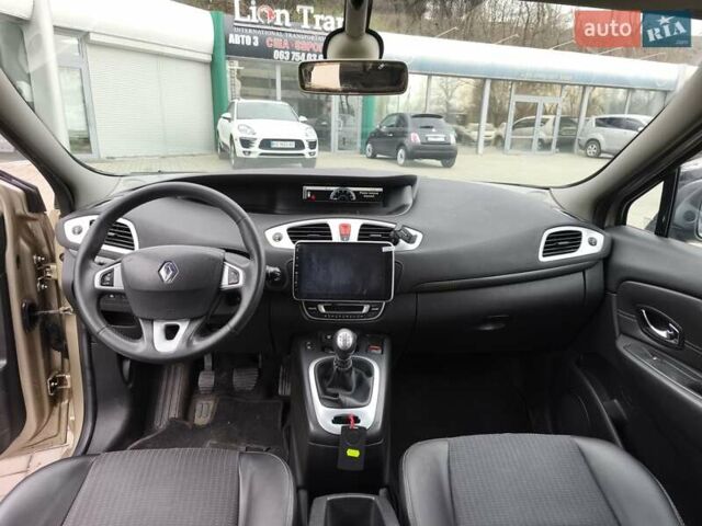 Бежевий Рено Гранд Сценік, об'ємом двигуна 1.46 л та пробігом 247 тис. км за 8200 $, фото 12 на Automoto.ua