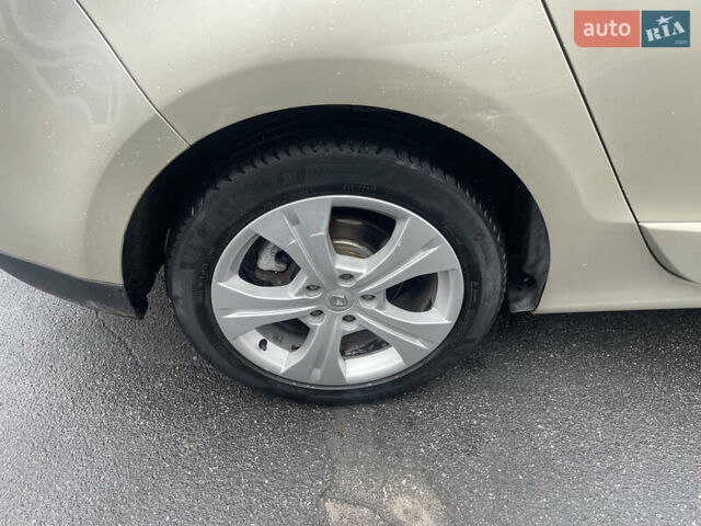 Бежевий Рено Гранд Сценік, об'ємом двигуна 1.4 л та пробігом 228 тис. км за 6200 $, фото 39 на Automoto.ua