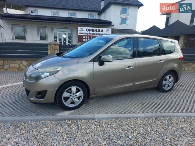 Бежевый Рено Гранд Сценик, объемом двигателя 0 л и пробегом 280 тыс. км за 6300 $, фото 4 на Automoto.ua