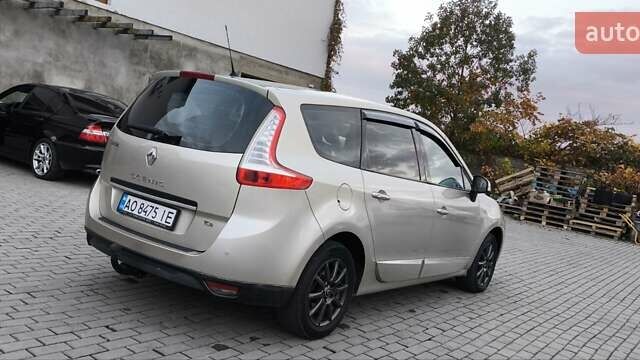 Бежевый Рено Гранд Сценик, объемом двигателя 1.4 л и пробегом 216 тыс. км за 5900 $, фото 2 на Automoto.ua