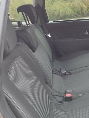 Бежевый Рено Гранд Сценик, объемом двигателя 1.9 л и пробегом 250 тыс. км за 6900 $, фото 5 на Automoto.ua